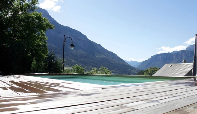 Holiday Home 'L'Eyssart' with Pool and Mountain View