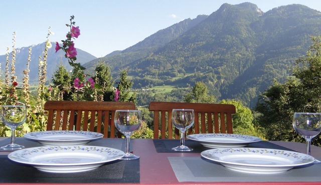 Holidays between Lake Geneva and the mountains