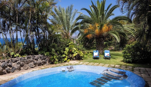 Home2Book Atlantic View Rustic Villa