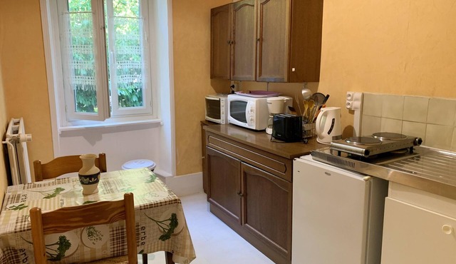 Homerez - Beautiful apartement for 2 ppl. with balcony at Néris-les-Bains