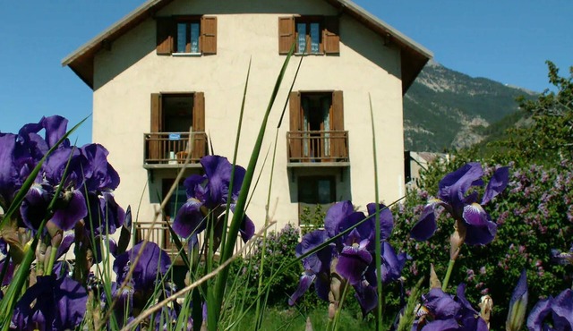 Homerez - House 1 km away from the slopes for 15 ppl. at Villar-Saint-Pancrace