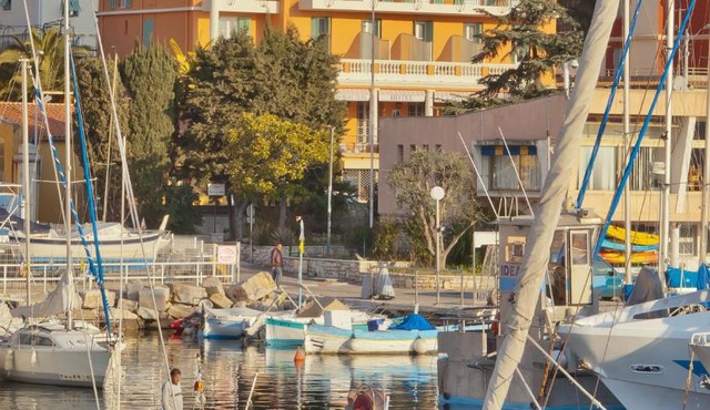 Hotel De La Darse