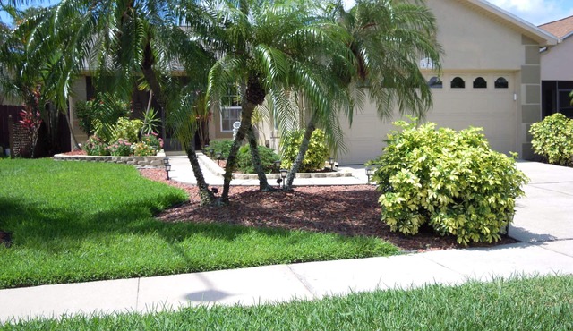 House in Indian Point with 3 bedrooms 2 bathrooms and pool