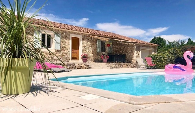 House La Luberonne Gordes Vaucluse Provence. Heated pool from May 15.