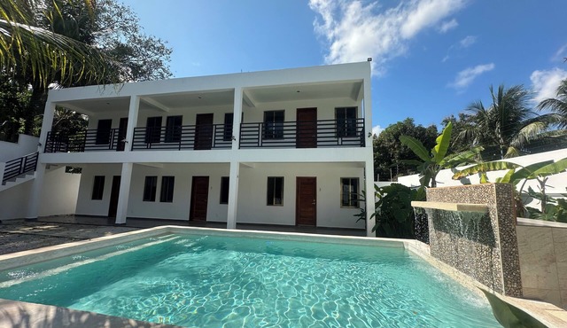 🏝️ House with Pool 1 block from the Lagoon | 6 Bedrooms with Private Bathrooms
