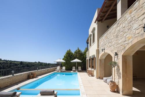 Ilys Home, a Country-chic Retreat with Pool & BBQ, By ThinkVilla