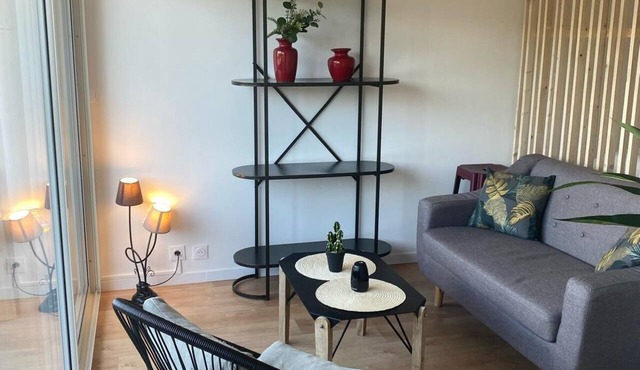 In a quiet location just 5 minutes from downtown, a bright apartment in Aix-en-Provence
