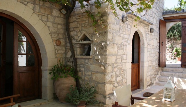 in Douliana mit Großem Balkon by Interhome