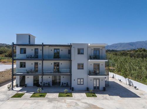 Iosifina rooms, 80 metres from Episkopi beach!