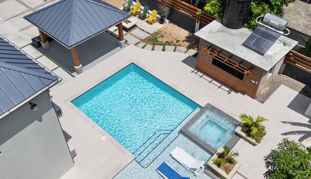 Island Getaway - 4 Bed 4 Bath and Pool at Serai Villa