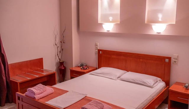 Jayne’s Rooms - Elassona View Central Getaway