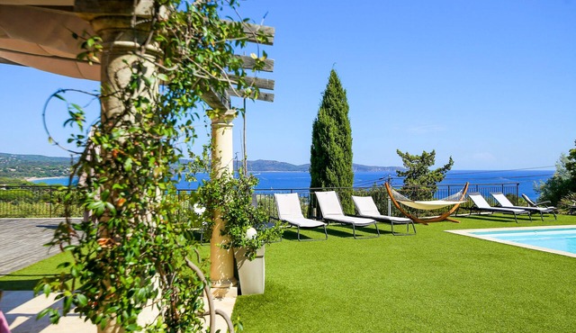 July Special: Luxury Villa in the Gulf of Saint-Tropez with a Pool and Breathtaking Ocean Views!