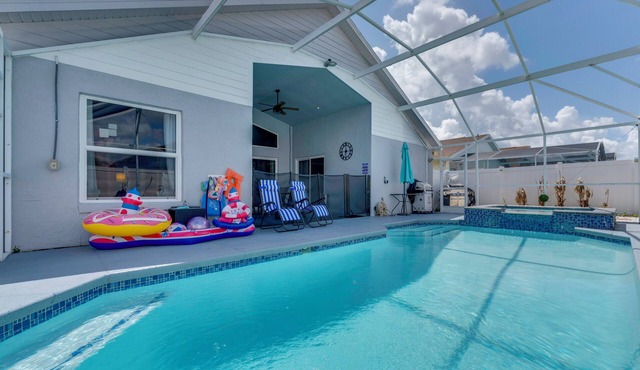 Kid-Themed Bedrooms, Pool & Games! Kissimmee Home