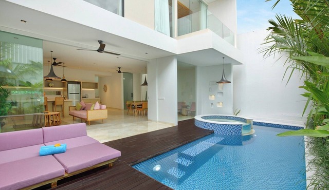 KL3002 - Royal 3 Bedroom Villa Legian