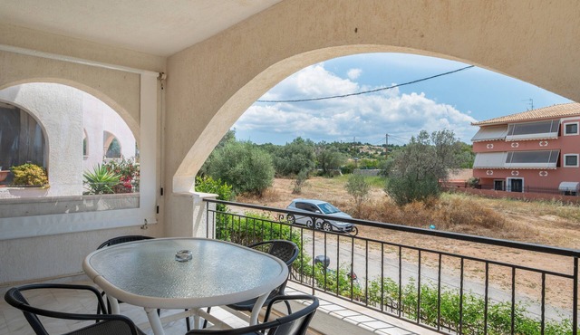 Kyma Arch House: Authentic Stay with Panoramic Views in Porto Heli