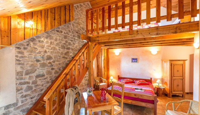 L'Abondance family room private
