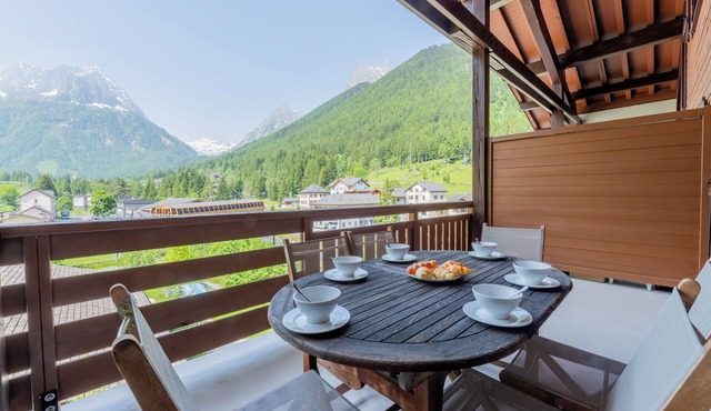 l'Ours Bleu A35 Ski-In at Vallorcine| Shared Pool, Gym & Wellness, Vallorcine (Argentiere), France