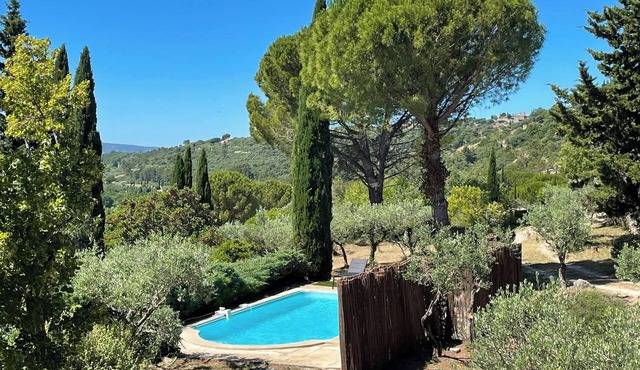 La Familiale - Provencal villa with swimming pool and breathtaking view of Gordes