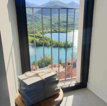 La porticina Incantevole vista lago a Barrea