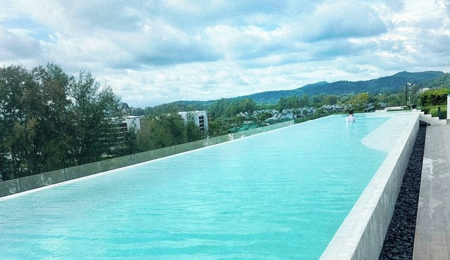 Laguna Lake View Condo with Rooftop Pool – Skypark Bang Tao