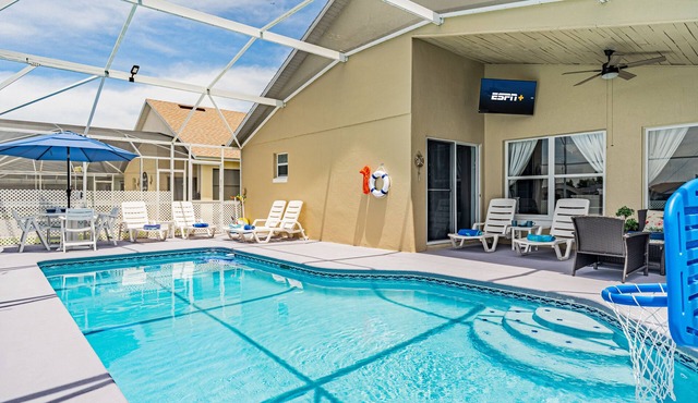 Lake Serenity Retreat Private Pool, Lake Views, Game Room & Outdoor TV