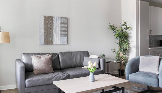 Landing | Modern 1BD, Gym, Clubhouse