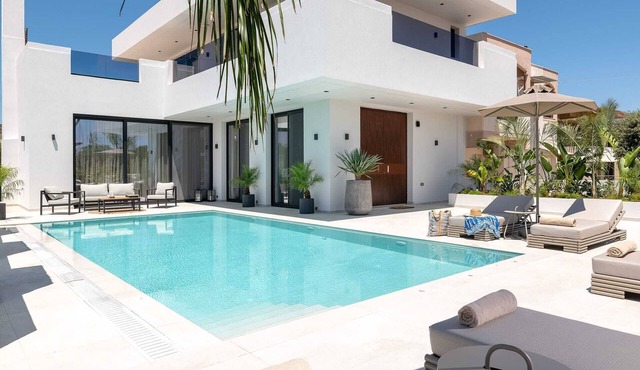 Lanik Luxury Pool Villa