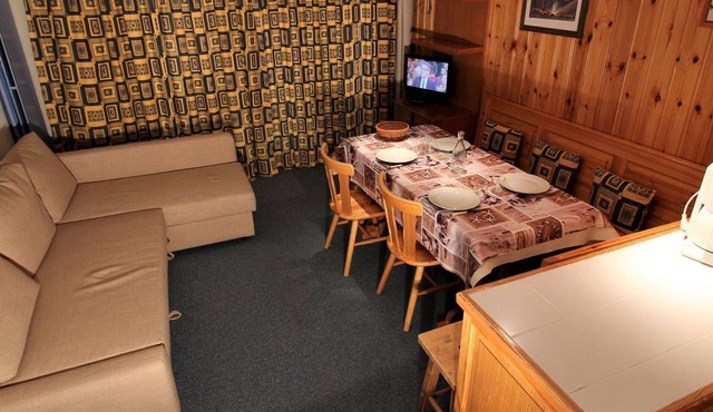Large studio for 4 ppl. with balcony and lake view in Tignes