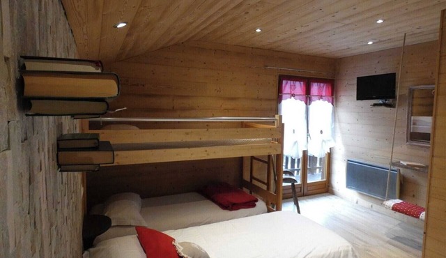 Le Chalet Aubier Domaine du Fraizier jacuzzi near lake annecy resort la clusaz