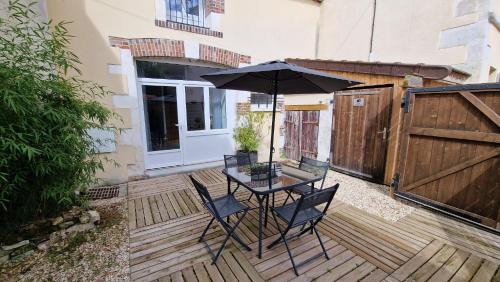 LE CHATEL BOURGEOIS