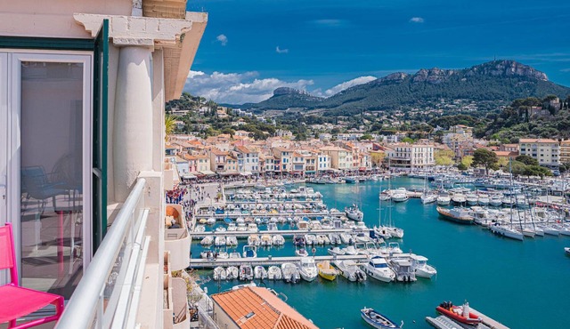 Le Naio sur Leau by Winkyhouse Cassis