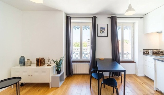 Le Petit Chaponnay - Charming Apartment for 2 near Saxe Gambetta