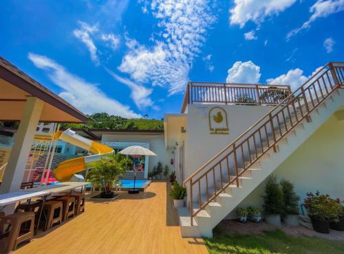 Le poulet poolvilla khanom