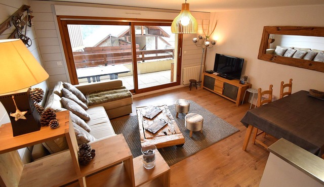 Le Verney Apt A3 - Two Bedroom Apartment, Sleeps 4
