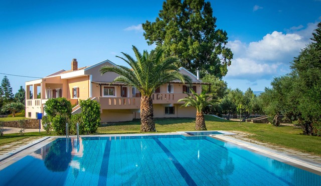 Leone Luxury Villas