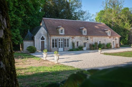 Les communs du Château du Sollier - Charme Calme Confort Climatisation - à 5mn du péage de Bourges à la campagne - stationnement privé - Panette Collection
