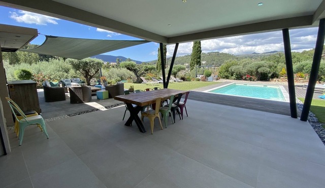 LES OLIVIERS" ARCHITECT-DESIGNED HOUSE