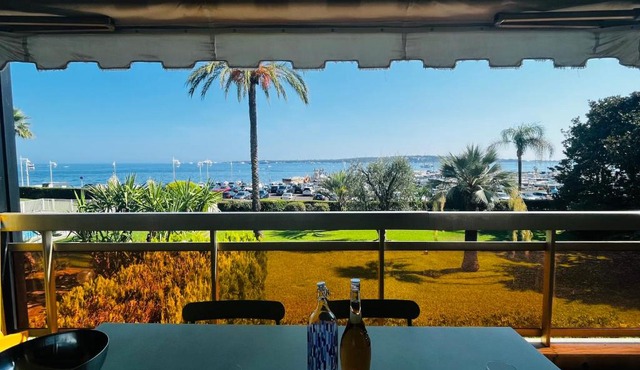 Les yeux dans le bleu, Cannes Vue mer