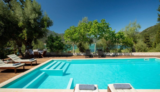Liana's House with great view in Vlicho Bay & big private pool !
