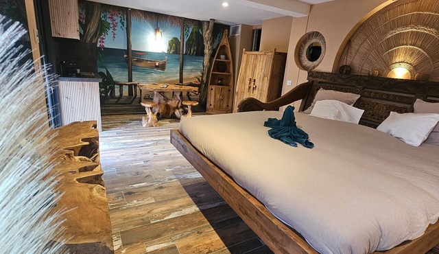 Lotus Bay Guest Room with Shared Pool, Wi-Fi, and Air Conditioning