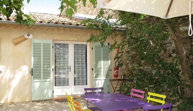 Lovely apartment in villa for 6 people with WIFI, pool, TV, terrace, panoramic view and parking