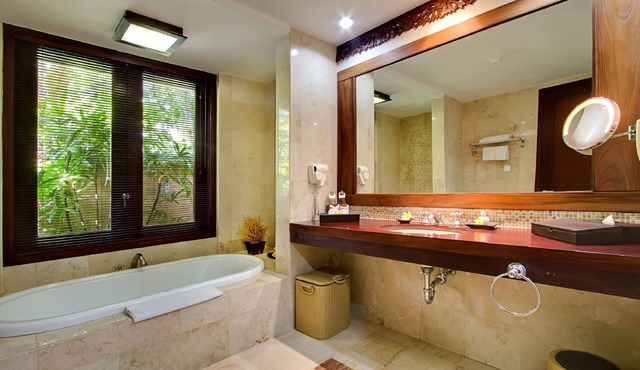 Lovely Villa, Private Pool, 2 minutes walk from the beach