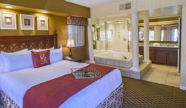 LUXURIOUS 2 BEDROOM RESORT CONDO NEAR UNIVERSAL SEA WORLD DISNEY