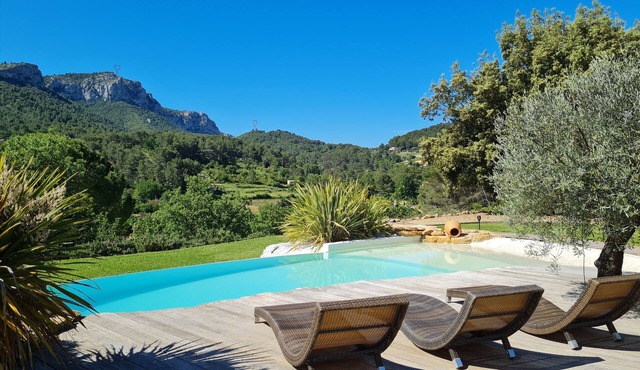 Luxurious villa 200M2 land 8000m2 WITHOUT VIS A VIS beach 20mn 🐕🐈‍⬛ ok