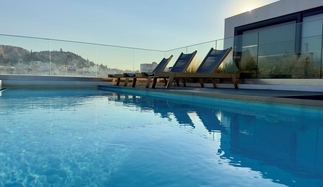 Luxury Home in Athens | Shared Pool & Gym by TT Luxury Homes