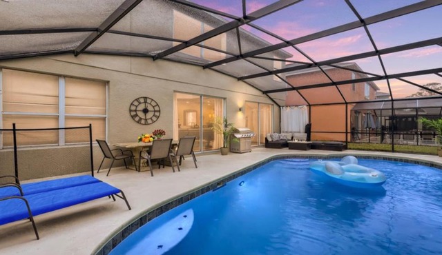 Magical 7BR Resort Pool Home Near Disney & Orlando Attractions