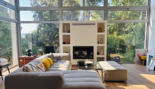 Magnificent house in the heart of the pine forest in Marseille