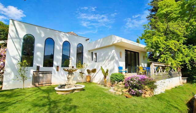 Maison d'Architecte - Swimming pool and view of the hills - in the heart of the Var - 30 min Hyères