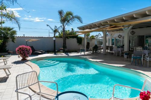 Marechiaro Pool & Restaurant
