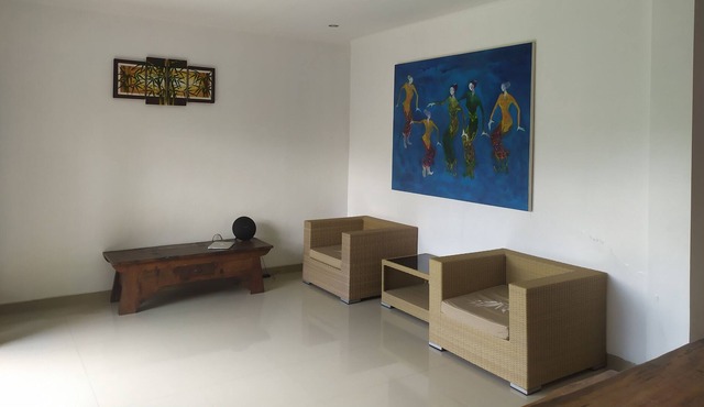 Modern House opposite to famous guest activity Titi Batu